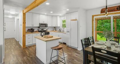 Stylish Knoxville Retreat w/ Media Room & Patio