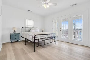 2 slaapkamers, een strijkplank/strijkijzer, reisbedje, gratis wifi