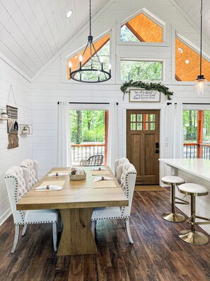 Dining - The Rehoboth Luxury Cabin in Broken Bow, Ok with Outdoor Jacuzzi Firepit & Deck (Broken Bow)