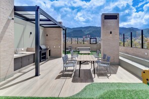 Outdoor dining - w* | Stylish & Radiant Loft in Chapinero (Bogotá)