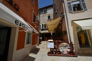 Outdoor dining - Bea & Leo Apartment downtown (Rovinj)