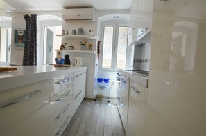Fridge, oven, stovetop, dishwasher - Bea & Leo Apartment downtown (Rovinj)