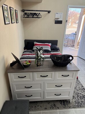 Unclassified image, 3 of 7, button