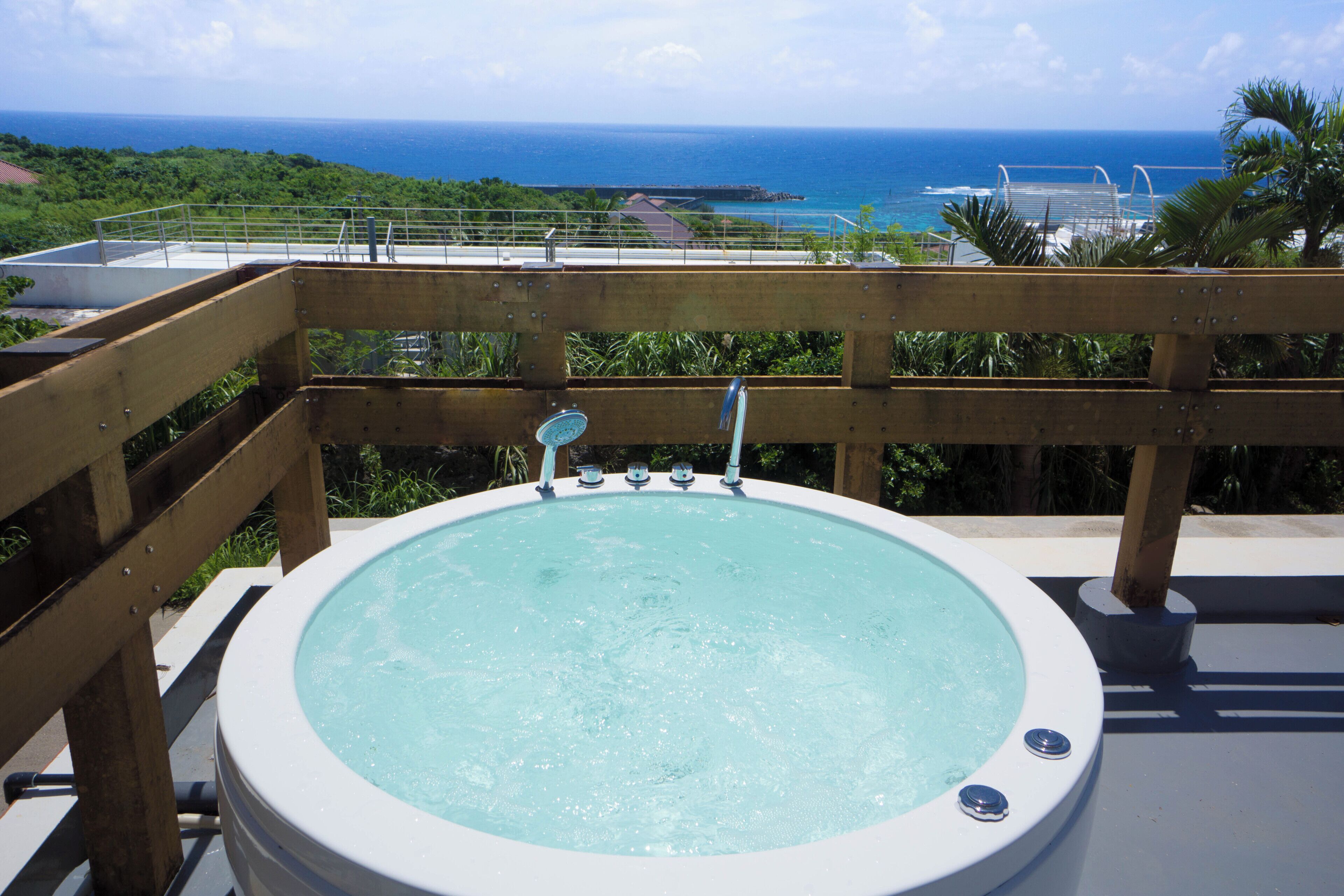 Bồn tắm spa ngoài trời
