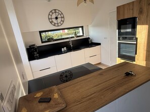 Private kitchen - Charming renovated house - Walking distance to the beach - 8 people (Penmarch)