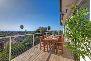 Outdoor dining - Aqua Vista Carlsbad  For 10 (Carlsbad)