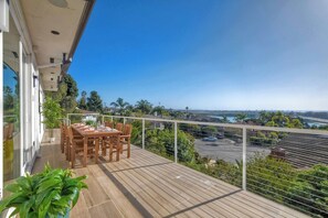 Outdoor dining - Aqua Vista Carlsbad  For 10 (Carlsbad)
