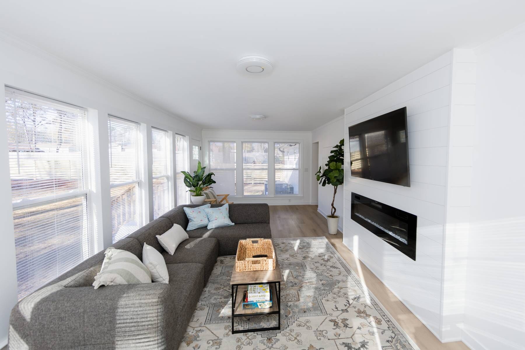 智能电视、壁炉