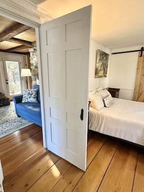 3 bedrooms, desk, iron/ironing board, WiFi