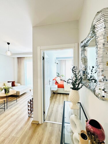 A pleasant and comfortable 2-bedroom apartment near Mersin Marina.