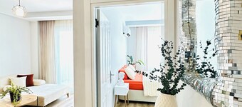 A pleasant and comfortable 2-bedroom apartment near Mersin Marina.