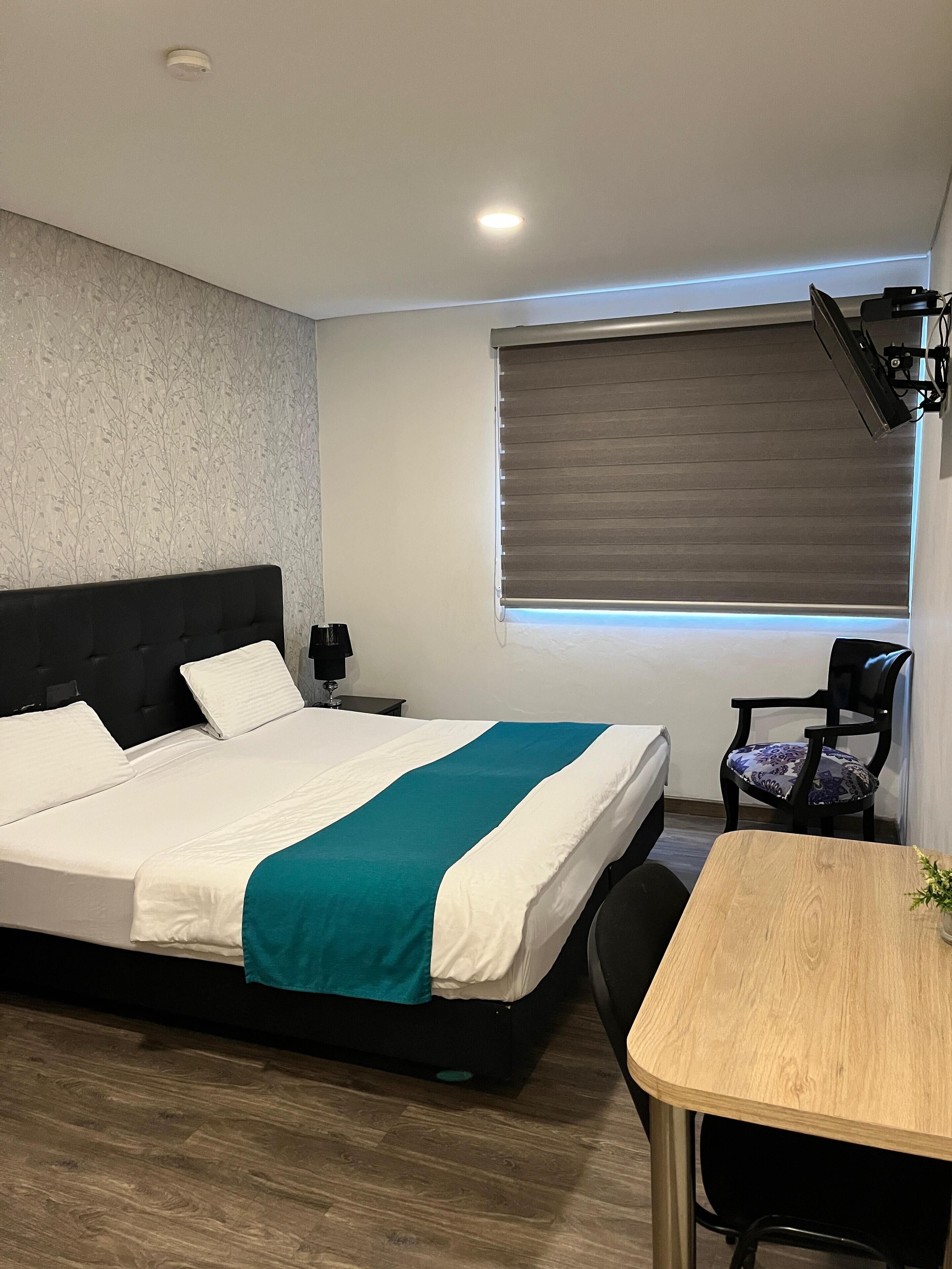 Habitación estándar | Escritorio y espacio para trabajar con un portátil