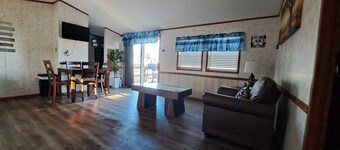 Stay N Play Cabin Close to Kinkaid Lake