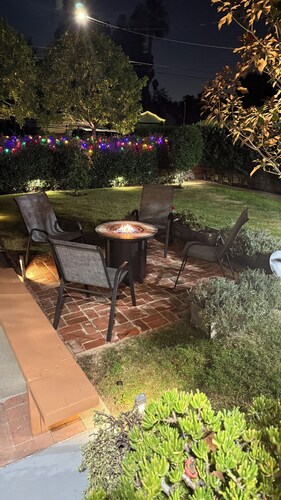 Charming Valley Home, Close to Top LA Attractions; Lovely 3-bedroom house