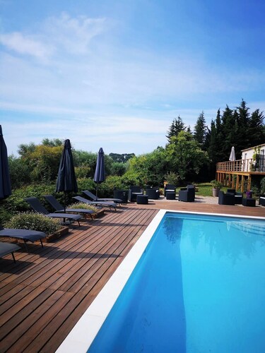 Nice A-C apartment for 6 between the sea and the mountain