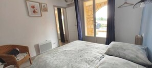 2 bedrooms, iron/ironing board, travel cot, WiFi - Nice A-C apartment for 6 between the sea and the mountain (Le Rouret)