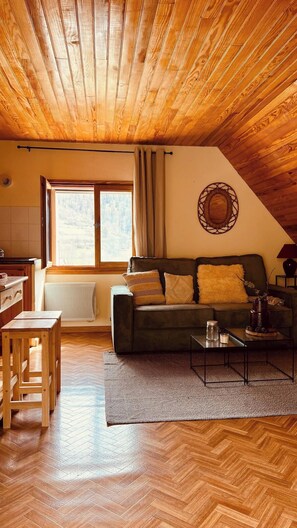 Télévision, cheminée