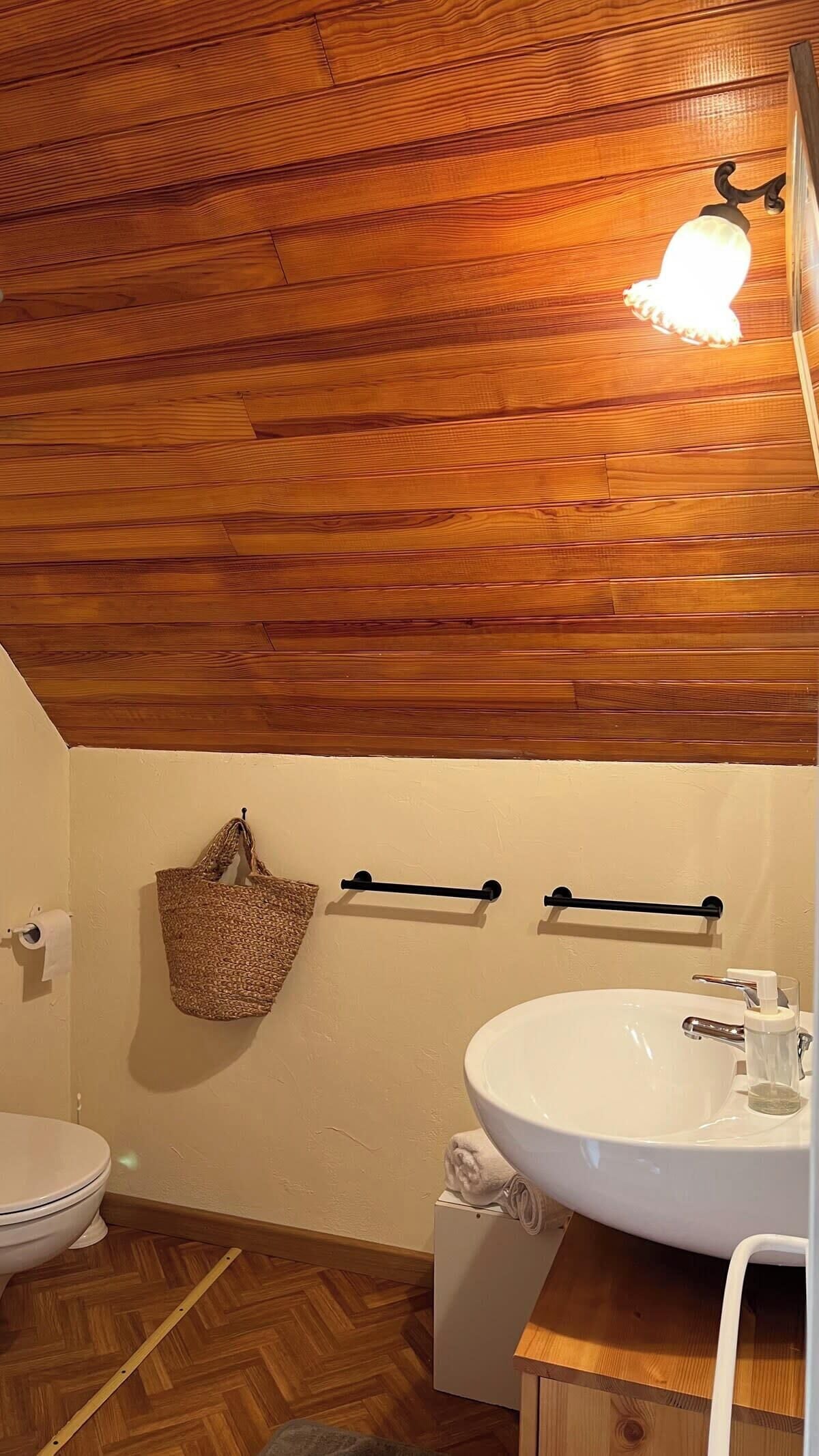 Shower, towels