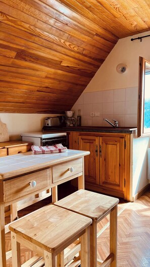 Fridge, microwave, oven, stovetop - Studio éco, terrasse, calme et nature (Beuil)