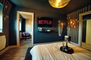 Iron/ironing board, WiFi, bed sheets - Romantic Love Suite Sosiego Private Jacuzzi (Mulhouse)