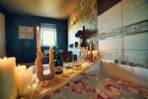 Interior - Romantic Love Suite Sosiego Private Jacuzzi (Mulhouse)