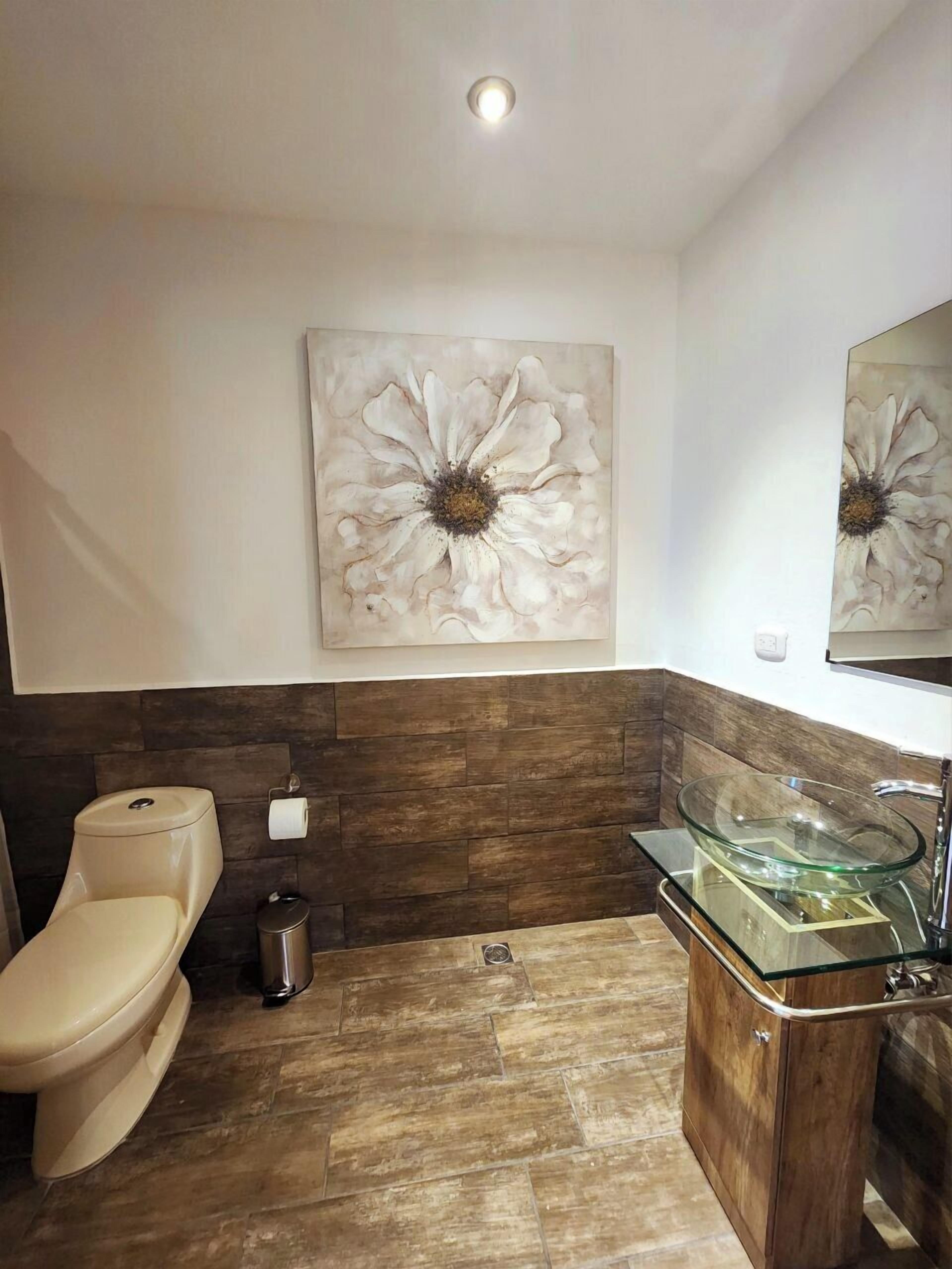 Deluxe Room, Patio | Bathroom | Shower, free toiletries, towels, soap