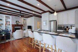 Interior - The Habersham Loft| Stylish Extended Stay Retreat (Savannah)