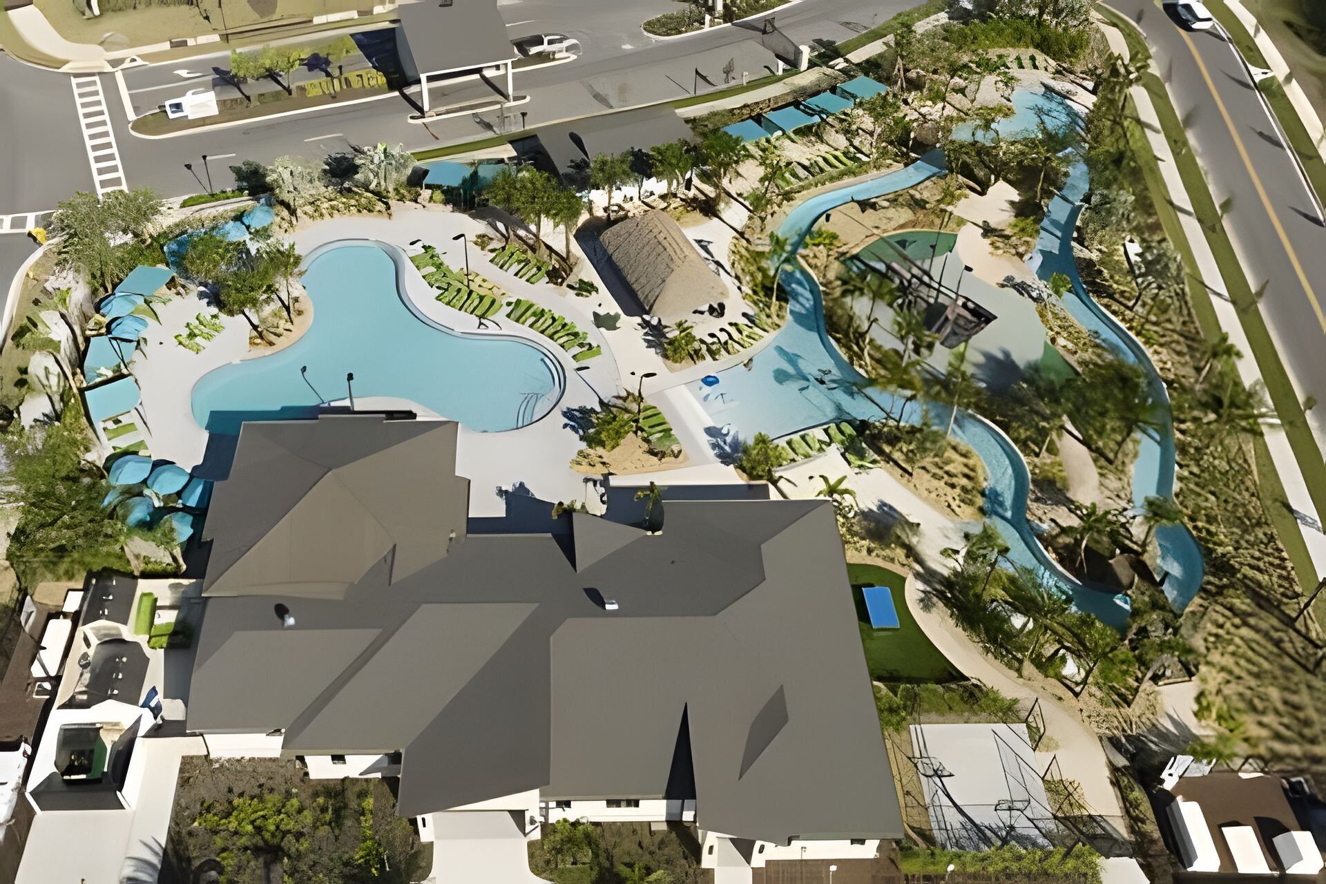 3 outdoor pools, pool umbrellas, pool loungers