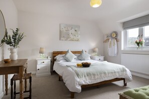 2 bedrooms, iron/ironing board, WiFi, bed sheets - Beautiful dog friendly holiday cottage in picturesque village - Tower View (Broadway)