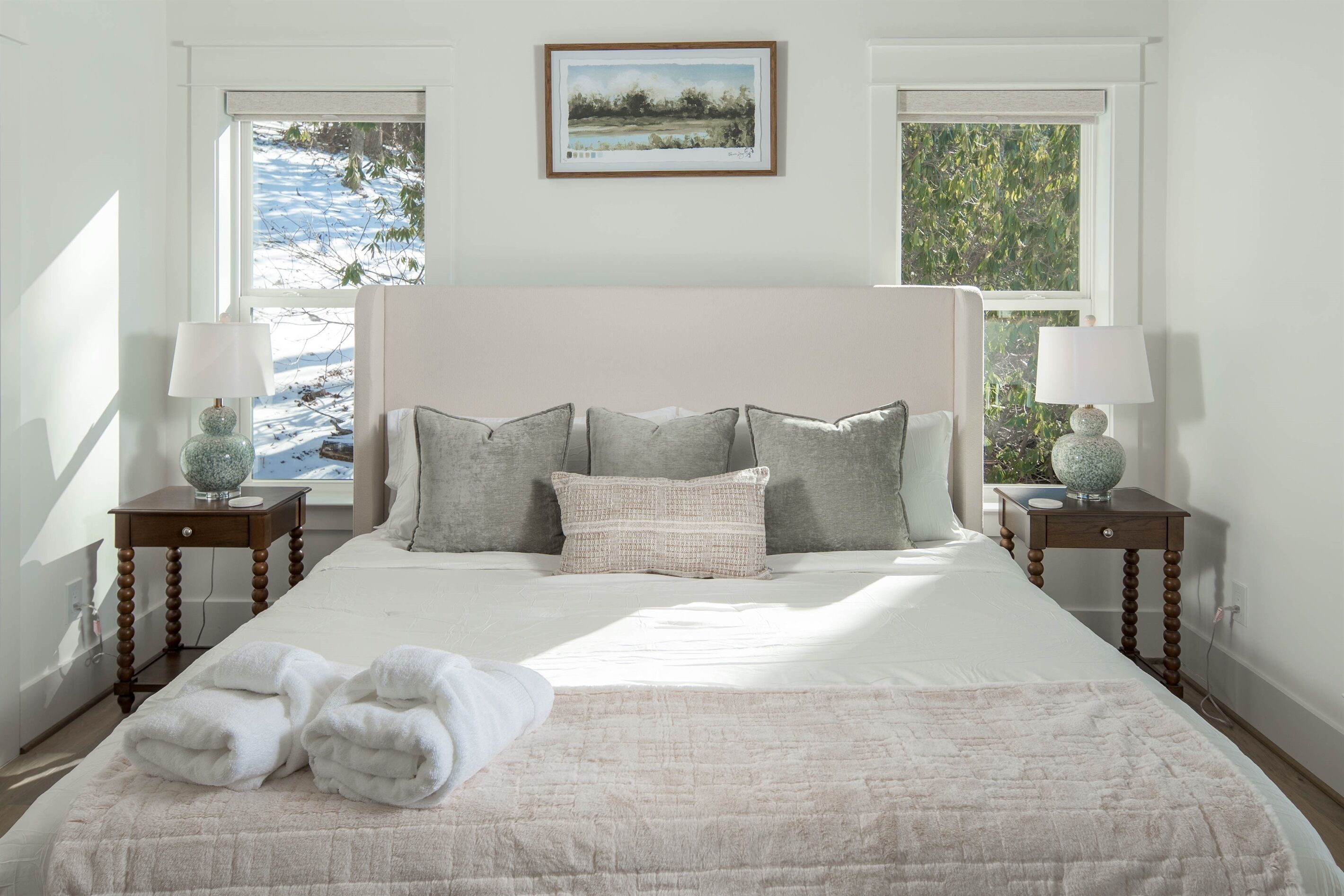 4 bedrooms, desk, iron/ironing board, WiFi