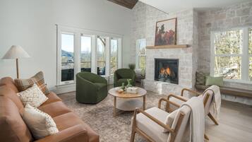 Smart TV, fireplace, books