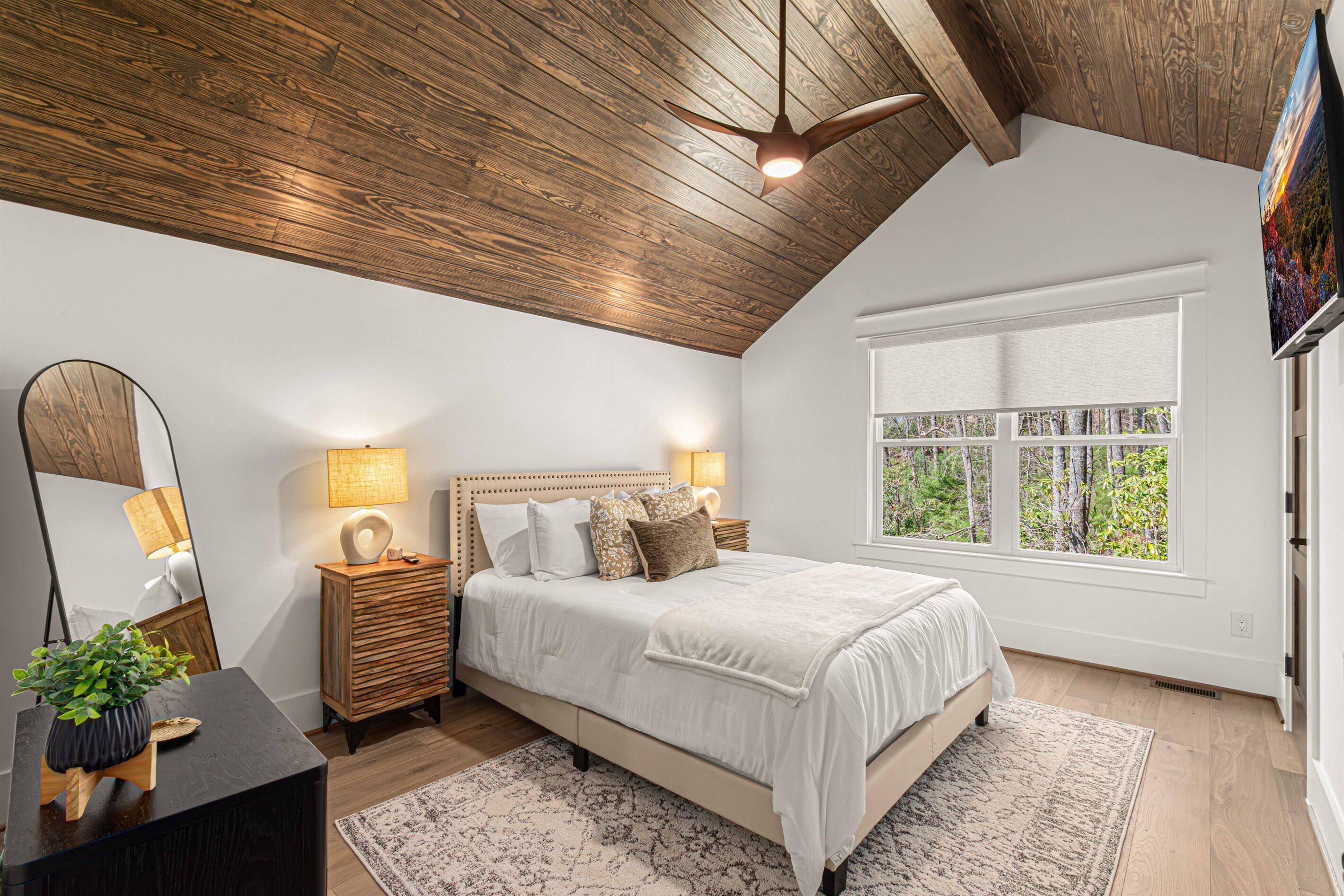 4 soverom, skrivebord, strykejern/-brett og wi-fi