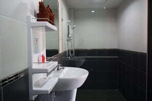 Bathroom - Lotus Bleu Resort & Restaurant (Rawai)