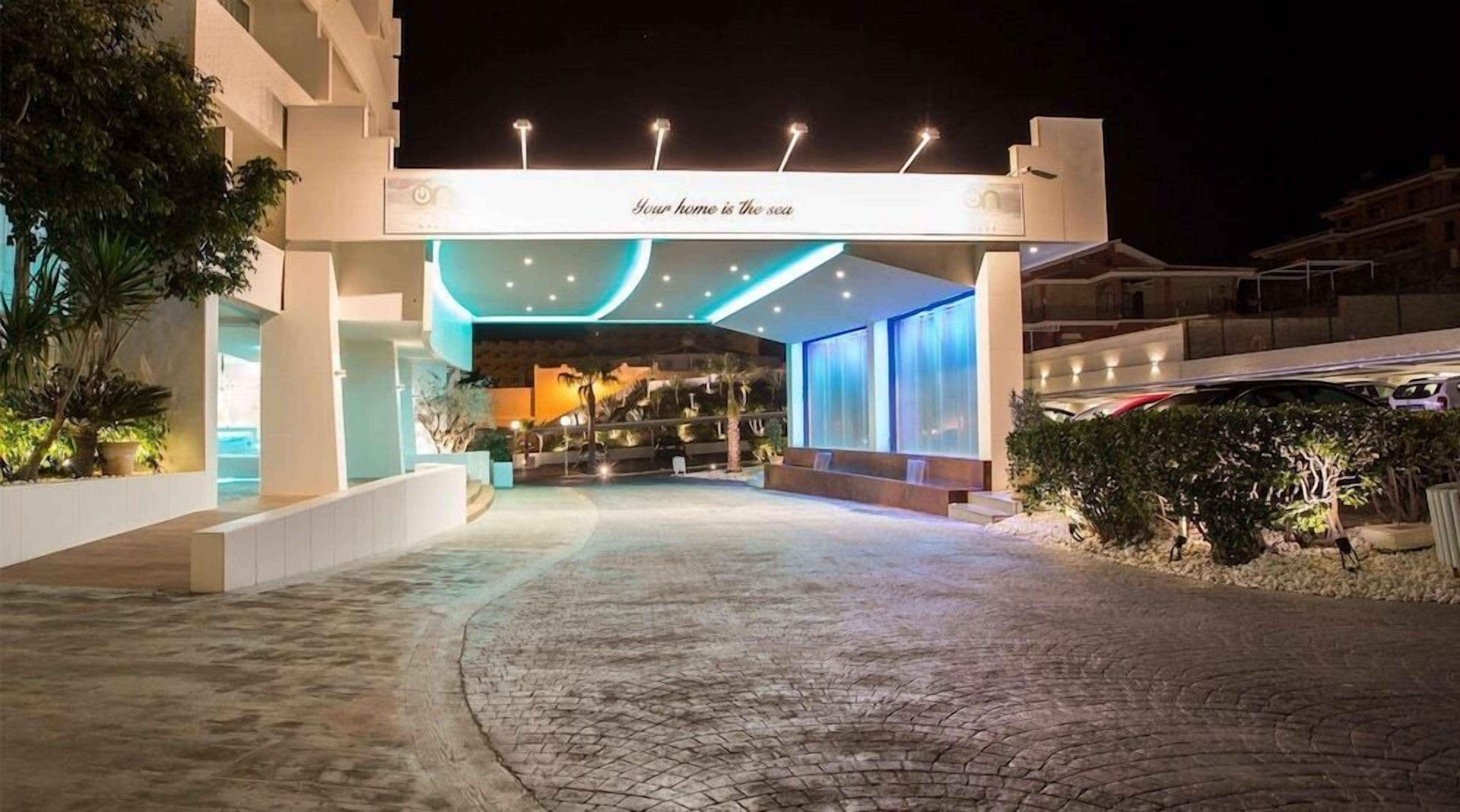 المنشأة من الخارج