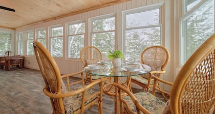 Waterfront on Butterfly Lake l Hottub l Firepit