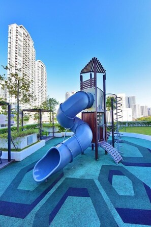 พื้นที่เล่นสำหรับเด็ก