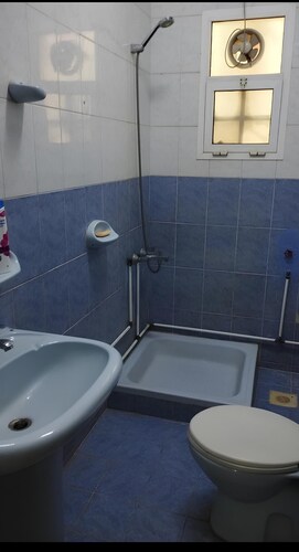 Wonderful 3-bedroom apartment with AC in vibrant Muscat. Fast net 10 min Airport