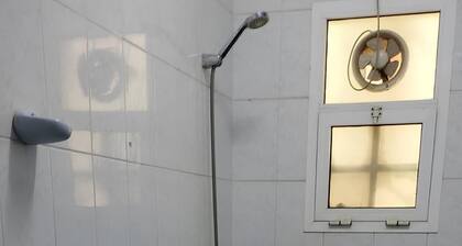 Wonderful 3-bedroom apartment with AC in vibrant Muscat. Fast net 10 min Airport