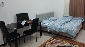 3 slaapkamers, een strijkplank/strijkijzer, wifi, beddengoed