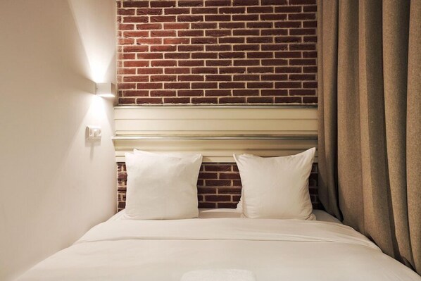 Room - Hotel Not Hotel (Amsterdam)