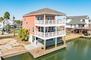 Exterior - NEW Bayfront | Hot Tub | Beach Nearby | Kayaks | Pets OK | Fully Fenced | Huge Decks | Patio (Jamaica Beach)