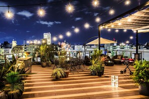 Tempat makan outdoor