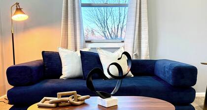 2-bedroom apartment in serene Utica with Fast WiFi for relaxing stays