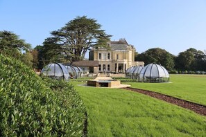 Property grounds - Coldeast Mansion (Southampton)