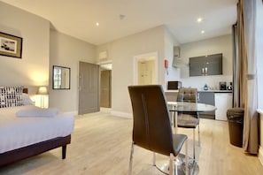 Room - Coldeast Mansion (Southampton)