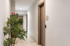 Interior - Xenofontos Inn by Livin Urbban (Athens)