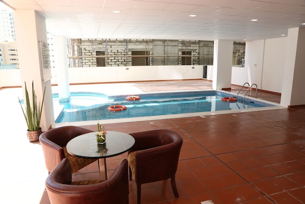 Pool - Belle Tower Luxury Hotel Apartments (Manama)