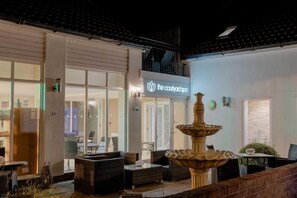 Outdoor dining - Bridge Hotel & Spa (Wetherby)