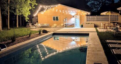 4-bedroom house in adorable Greenfield with inground pool