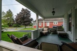 Terrace/patio - A Horse Racing Enthusiast's Delight / SPAC (Saratoga Springs)